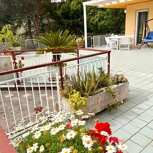Free Parking And Air Conditioner Sanremo